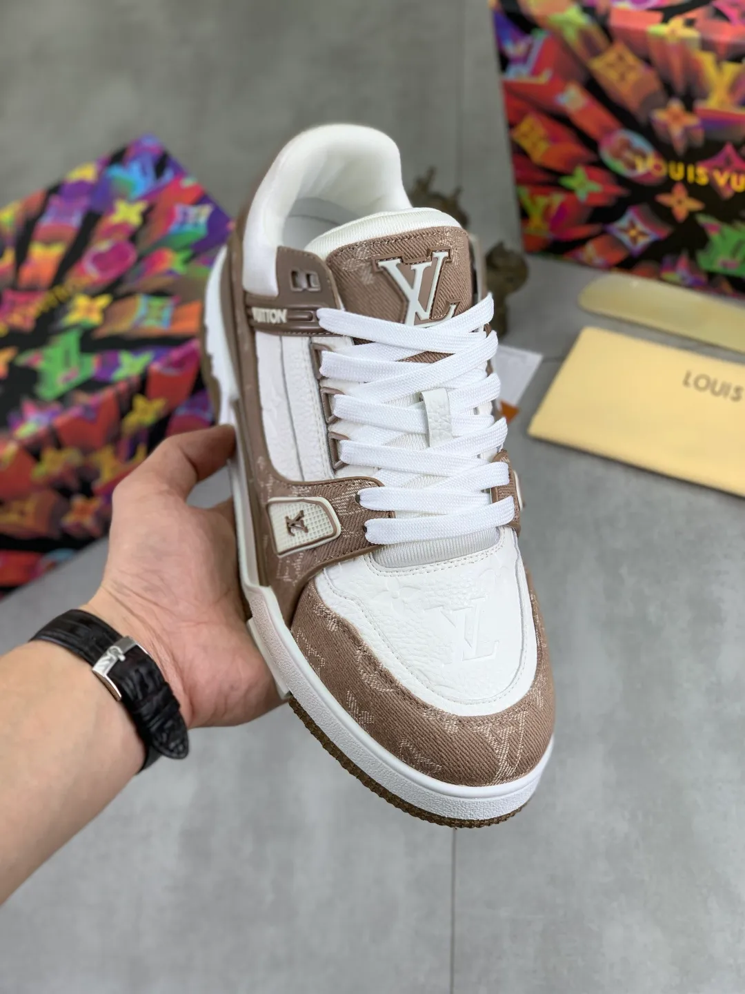 Men's men's shoes 💰P560 new style 💶【LOUIS VUITTON) (original order) new style 🍀LV Louis Vuitton *——LV classic trendy shoes! Made of imported original cowhide and water-dyed cowhide lining. The latest original wear-resistant rubber combination outsole! High quality products! Multiple colors available, code number: 35-46